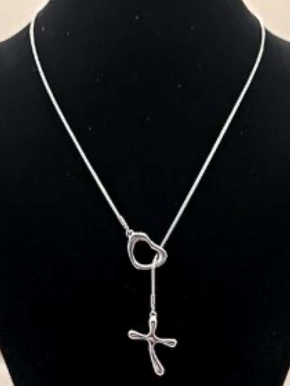 Premier designs necklace euc silver tone